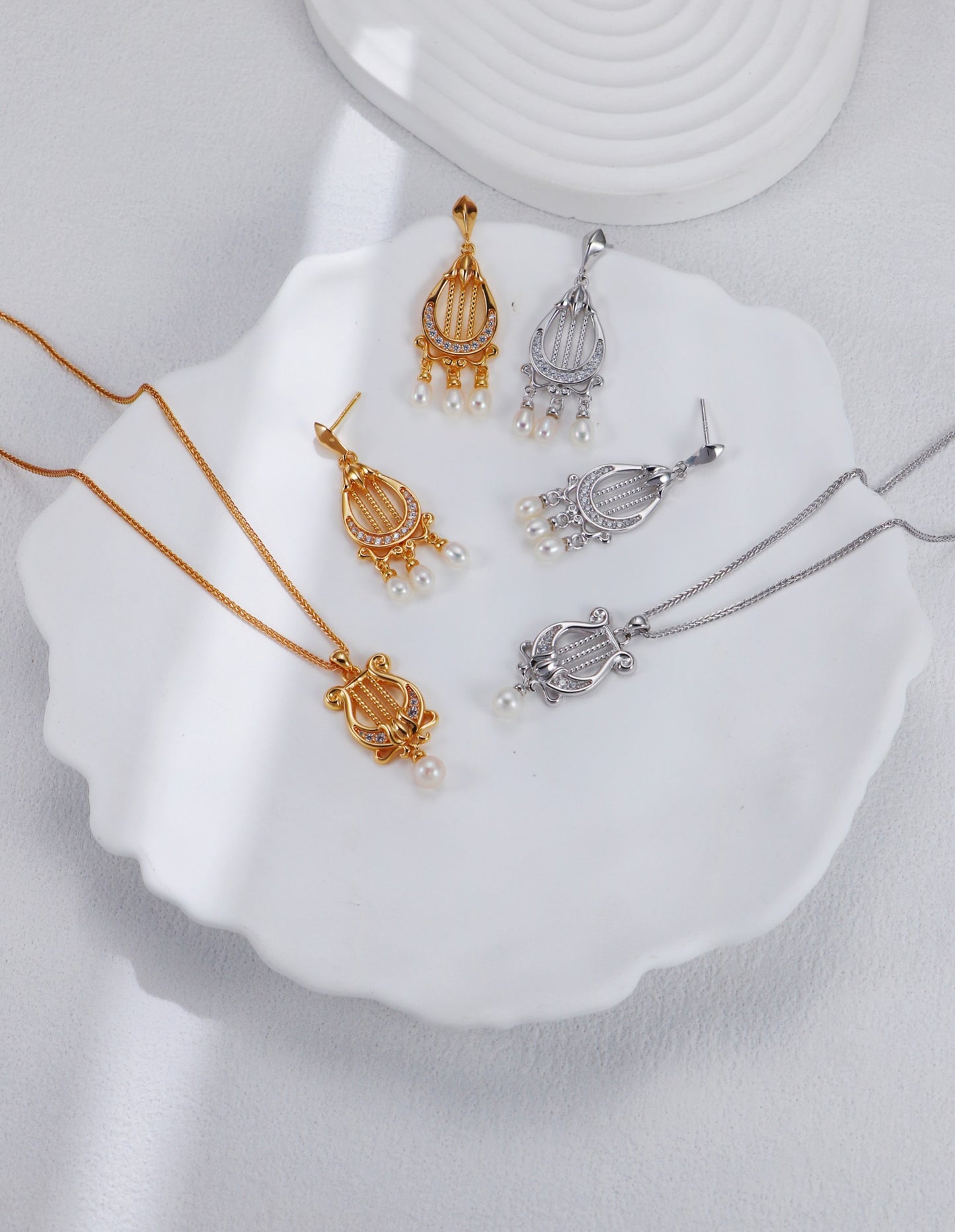 Harp-shaped silver earrings